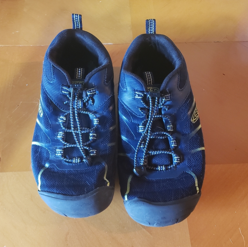 Keen size 7 blue water shoes